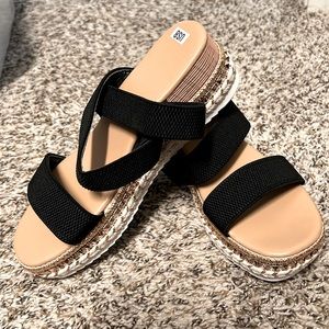 Women’s sandals size 8